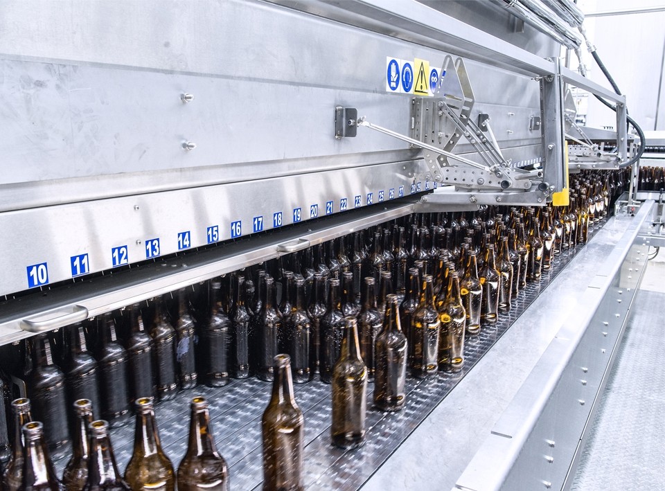 Cadena de lavado de botellas.jpg Cadena de lavado de botellas.jpg